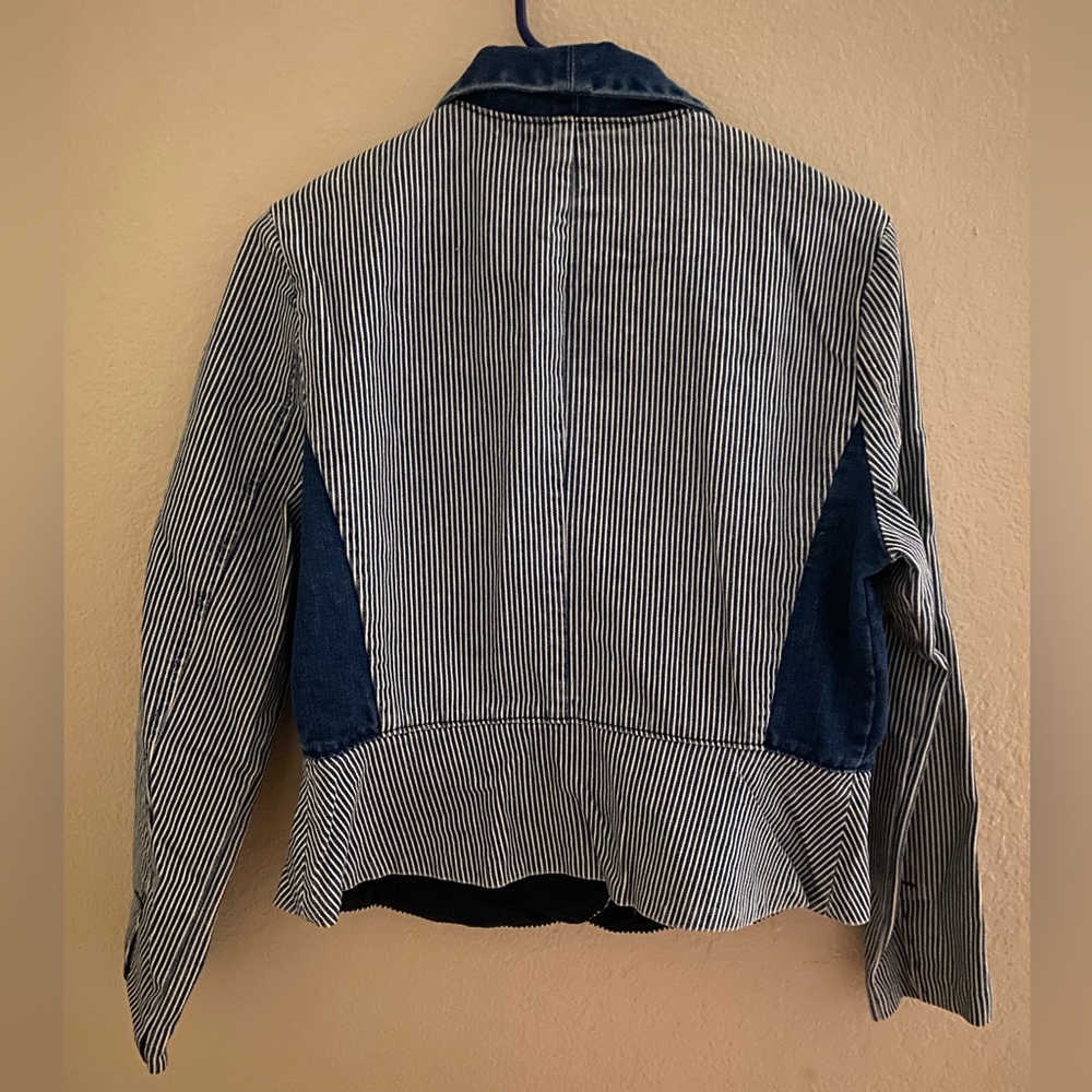 Women’s Jacket - Picture 3 of 4